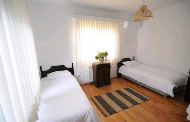 Sapanca'da kiralık şık bir villa 6 yatak odası