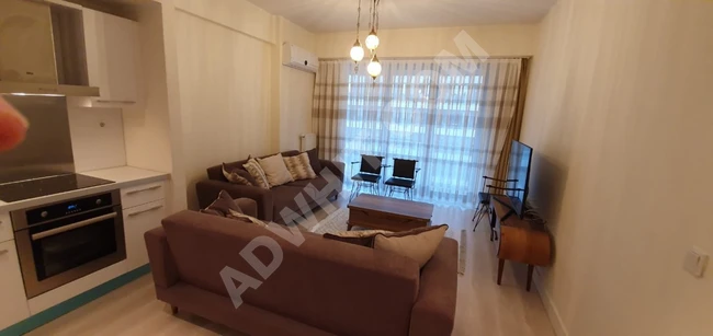 Yıllık kiralık, eşyalı bir oda ve salonlu daire