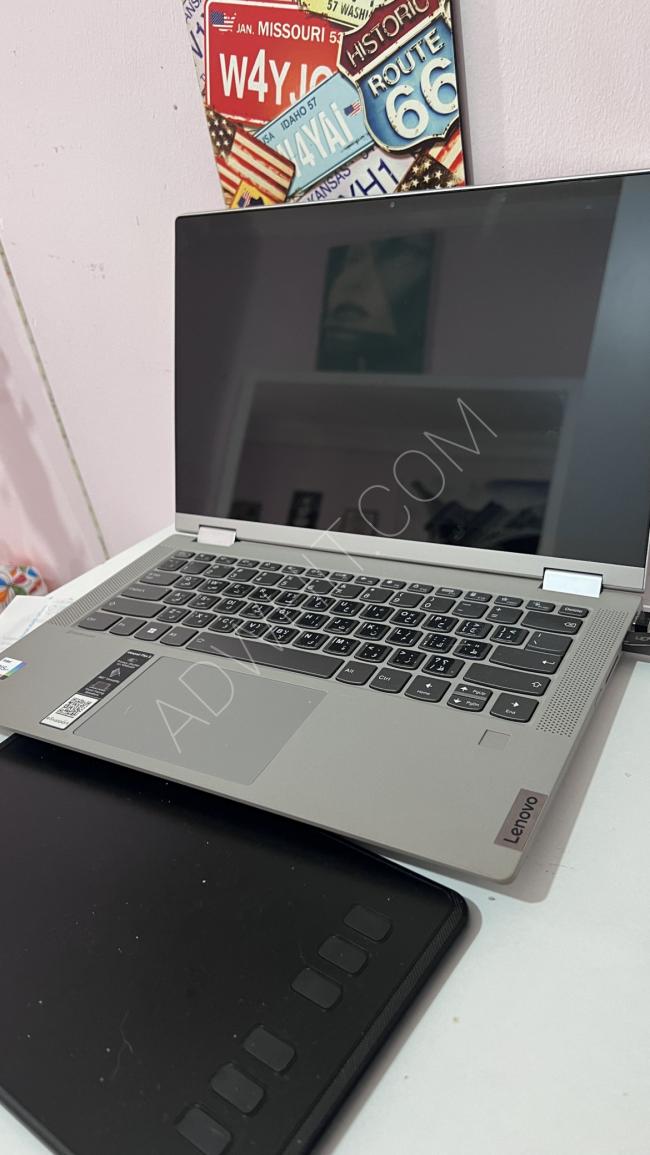 Son sürüm Lenovo dokunmatik laptop