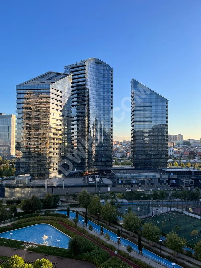 3+1 apartment for sale in Bataşehir complex, central Istanbul