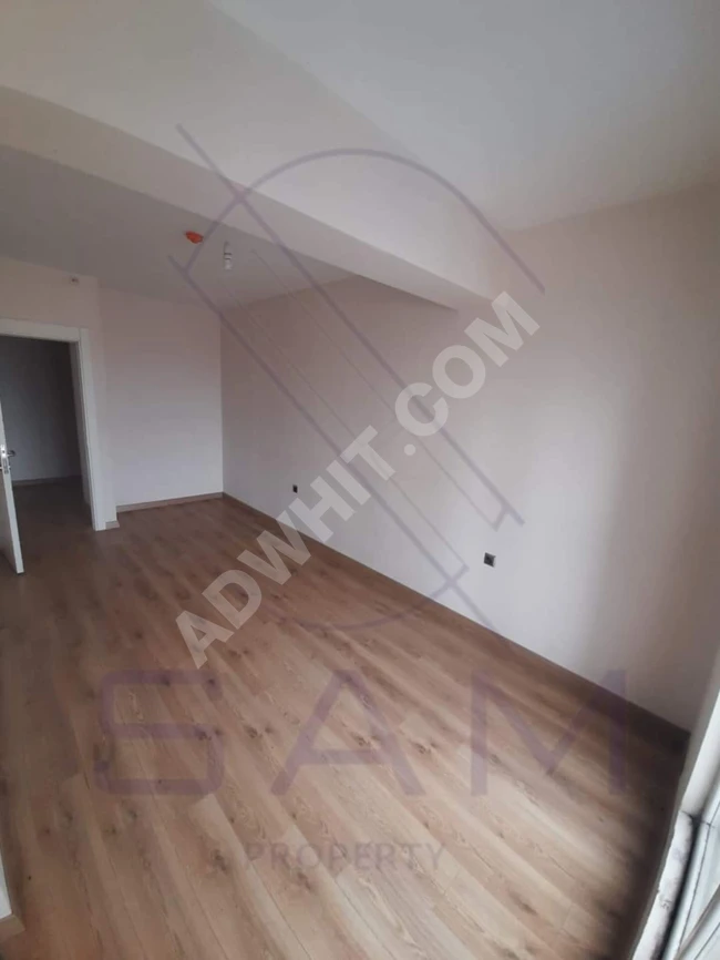 2 + 1 for urgent sale in Esenyurt, inside a complex