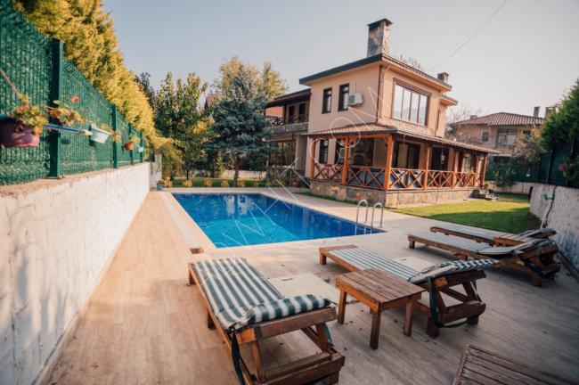 Villa with a private pool in the center of Sapanca