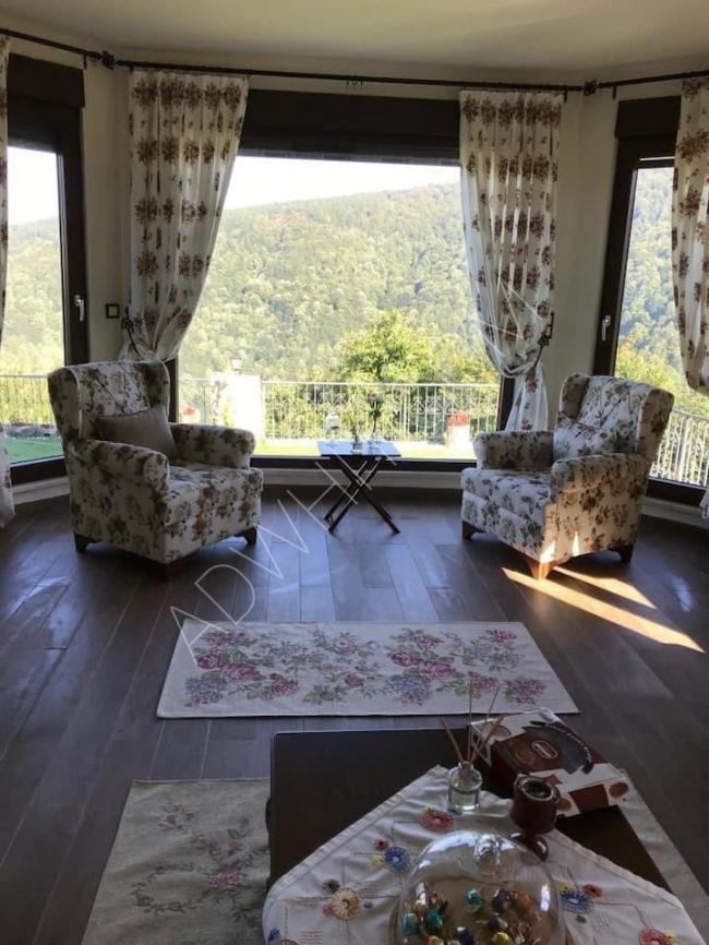 Villa for daily rent in Sapanca, overlooking the valley, the mountain and the lake, which means a super villa
