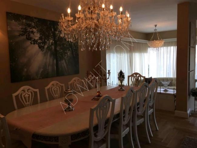 Villa for daily rent in Istanbul Sariyer Zakariakoy in the center consisting of seven bedrooms and a section for guests and servants