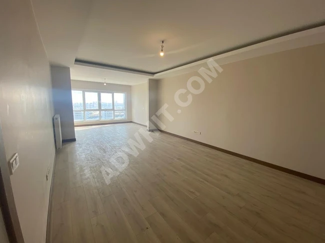 Apartment 4 + 1 in Bahcesehir / Istanbul