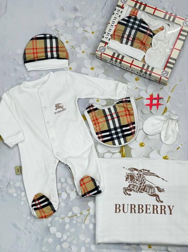 Five-pieces baby outfit