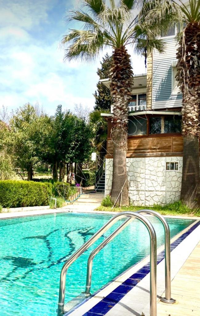 İstanbul'da özel havuzlu günlük kiralık villa