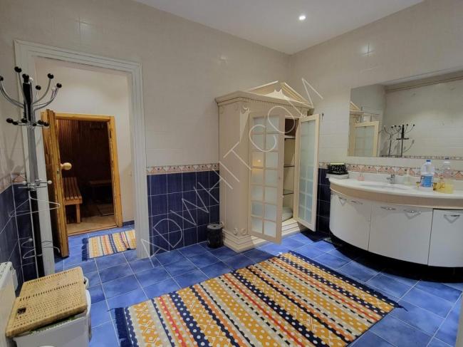 Luxury VIP villa in Sariyar Zekeriyaköy with 8 rooms, indoor pool, outdoor pool, sauna and Turkish bath for daily rent for luxury lovers