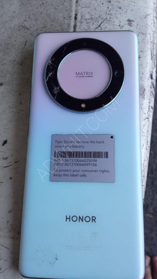 Honor X9a iki ay kullanılmış, sadece ekranın tarafı kırık satılık cep telefonu