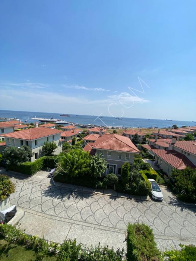Villa in the heart of Beylikduzu Marina, with a full sea view