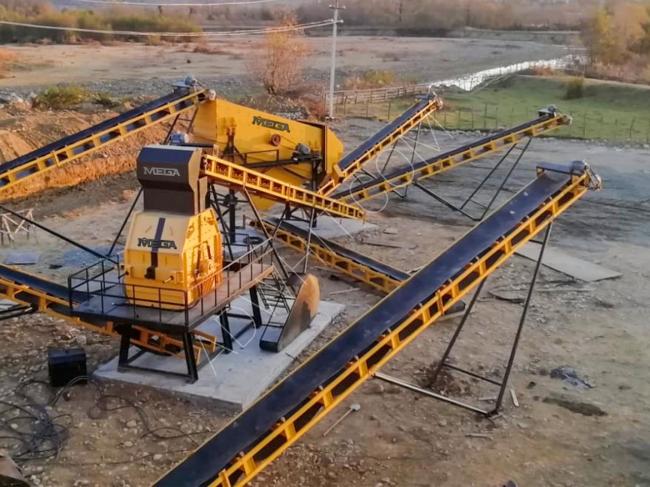 Mega crusher with a size of 90 for river materials