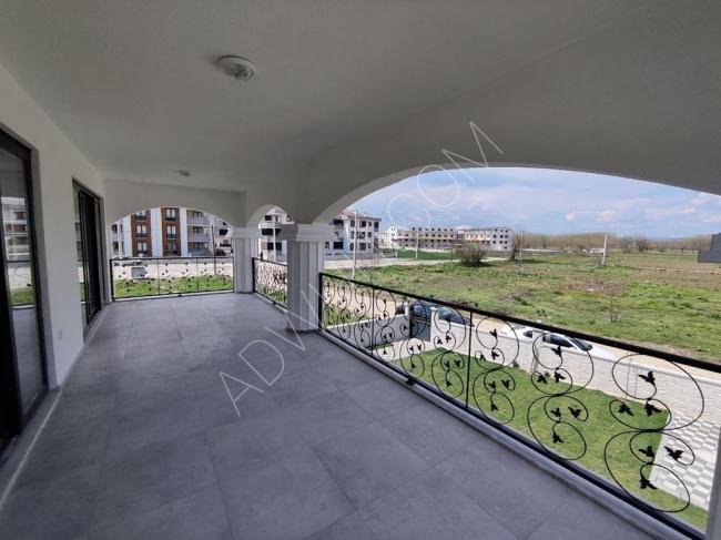 Sakarya, Akyazı'da İnce inşaatı süper lüks olan villa satılık