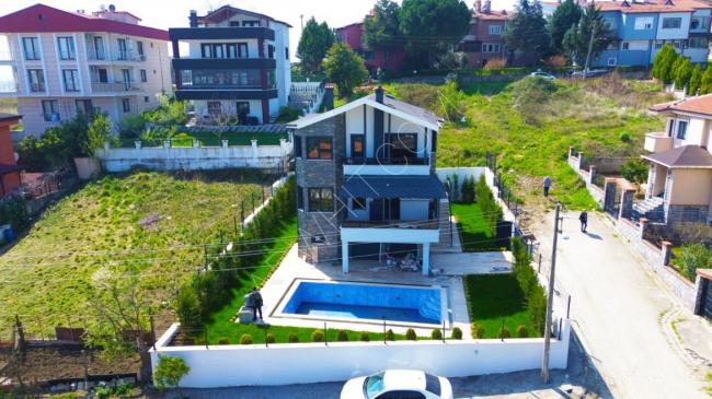 Yalova,Samanlı'da Özel havuzlu ve bahçeli, satılık villa