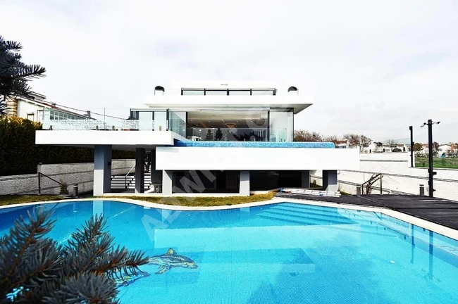 A new independent 8+2 villa in the best area in Silivri. One of the most beautiful villas in Silivri