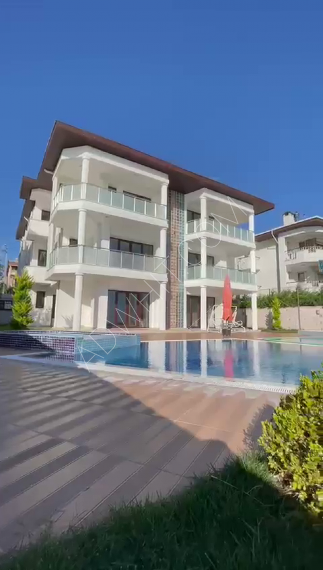 A 10+2 villa overlooking the Sea of Marmara with a private beach. Located in Buyukcekmece area. European Istanbul