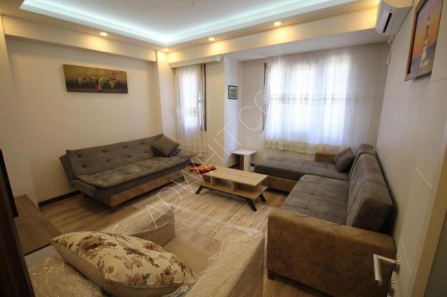 Fırsat! Fatih'te  aile apartmanı, haftalık veya aylık kiralık, bir oda ve salon