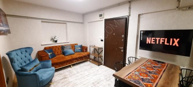 Two rooms and a hall on the main street for tourist rent in the Fatih area of Istanbul