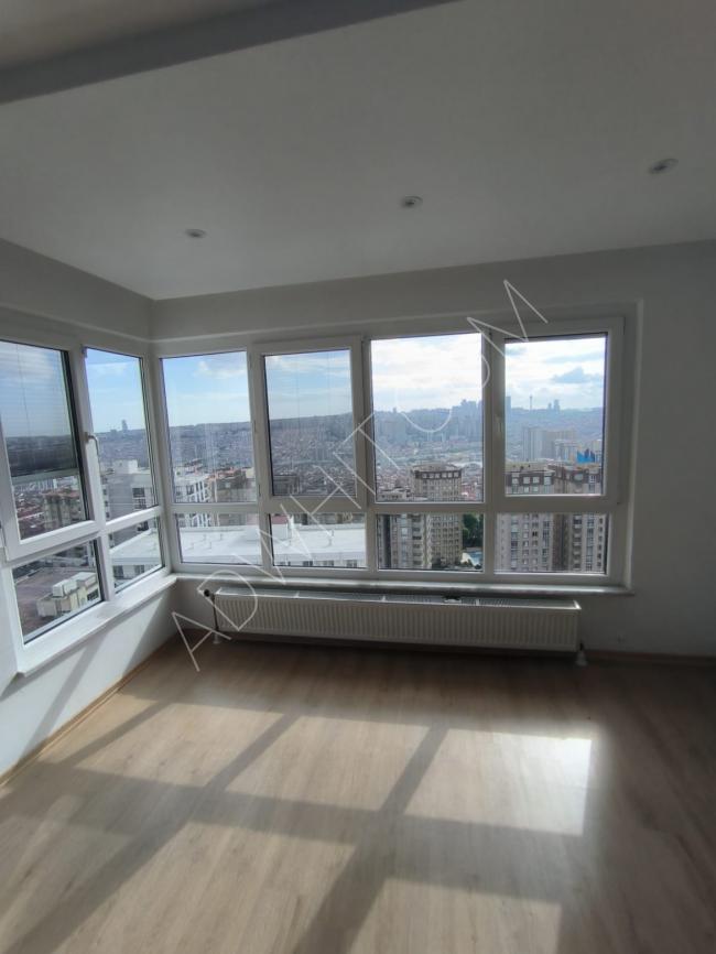 Spacious and with a wonderful view... A two-bedroom apartment with a living room and two bathrooms at a great price!