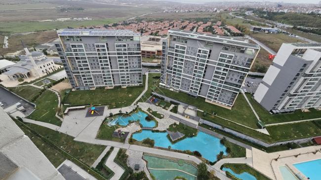 Annual rent for an empty 2+1 apartment in the new project Göl Panorama Evleri in Bahçeşehir