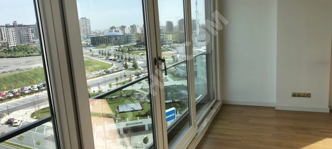 Beautiful flat in Basaksehir (empty) Kayasehir Square view