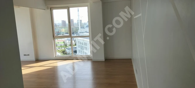 Beautiful flat in Basaksehir (empty) Kayasehir Square view