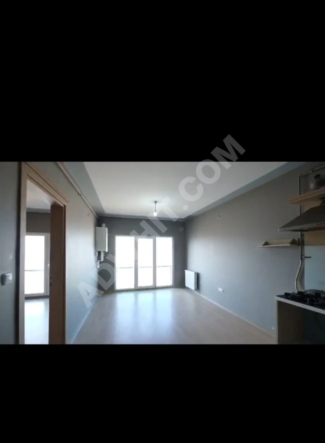 Apartment for sale in Esenyurt suitable for living or investment without a fixed address