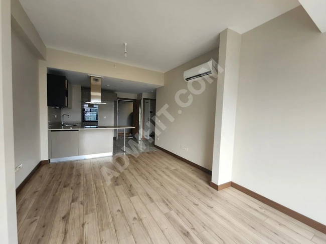 Bahçeşehir'de Yıllık Kiralık 1+1 