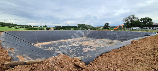 Geogrid and Geotextile-HDPE Geomembrane -PVC Membrane -Dimple Sheet -BITUMIN-GEOCOMPOSI