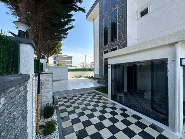 Independent building with private pool suitable for Turkish nationality for sale