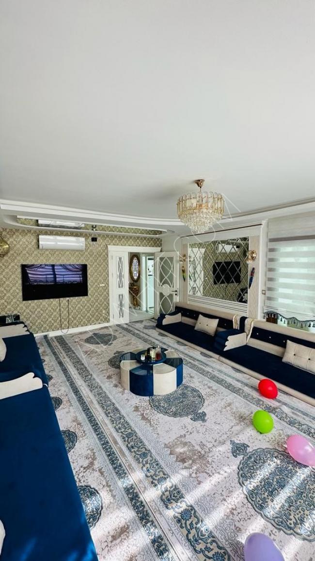 For sale in Mersin, 4+1 apartment
