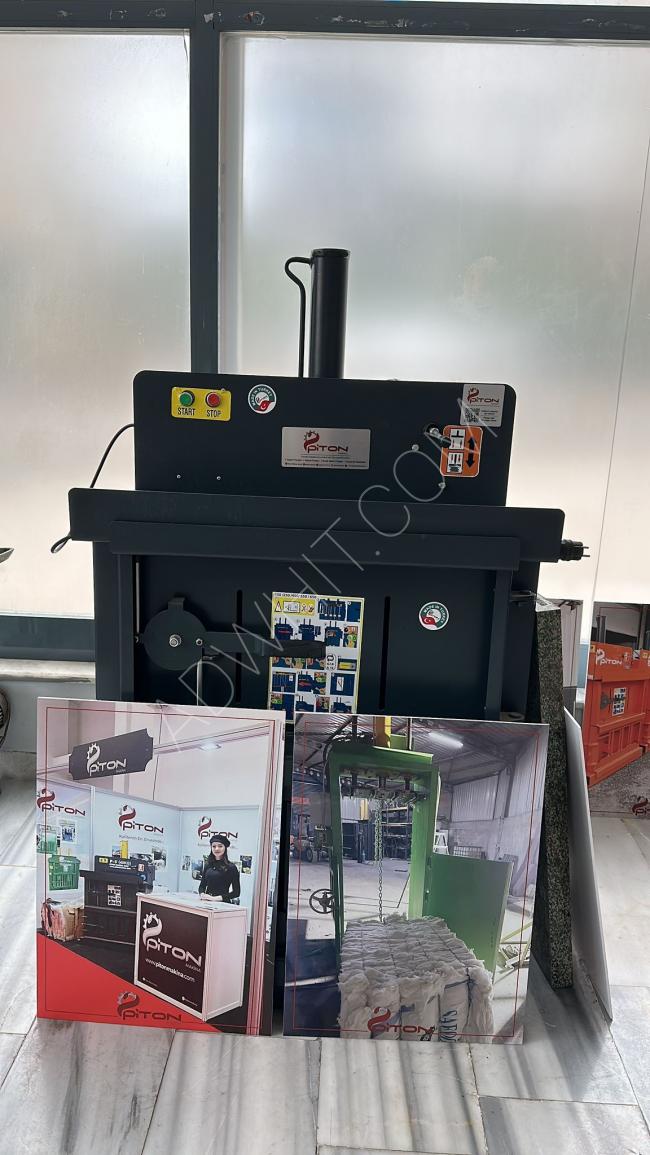 Vertical Bale Press Machine 5 Ton 40 Kg Bale Press