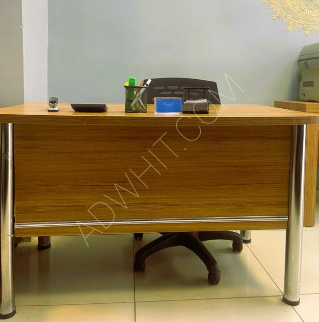 Fatih'teki bir ofiste kiralık masa