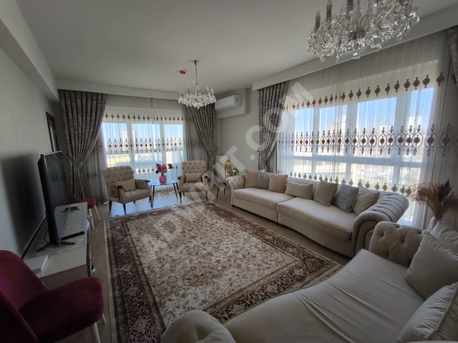 Urgent apartment for sale in Istanbul Basaksehir 5+1 with a distinctive view