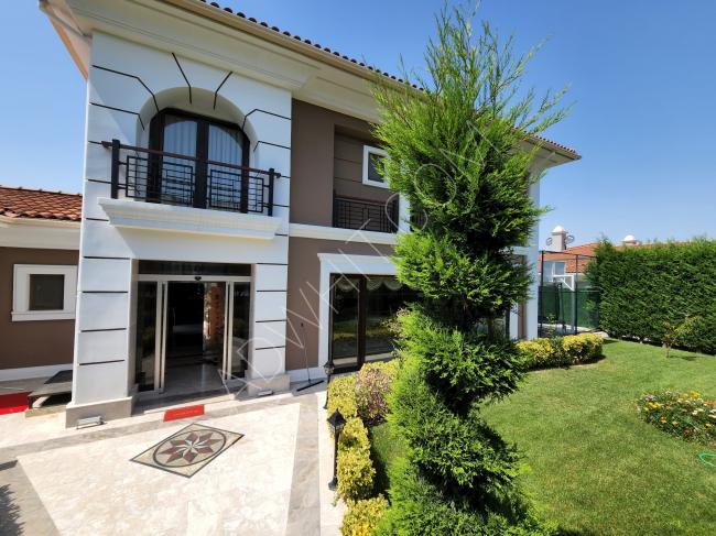 Villa for sale in Buyukcekmece area, Alkent 2000 neighborhood, in Pelican Hill complex
