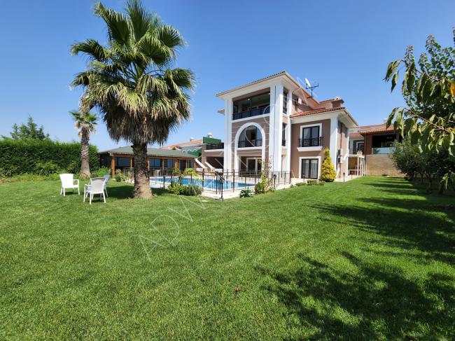 Villa for sale in Buyukcekmece area, Alkent 2000 neighborhood, in Pelican Hill complex