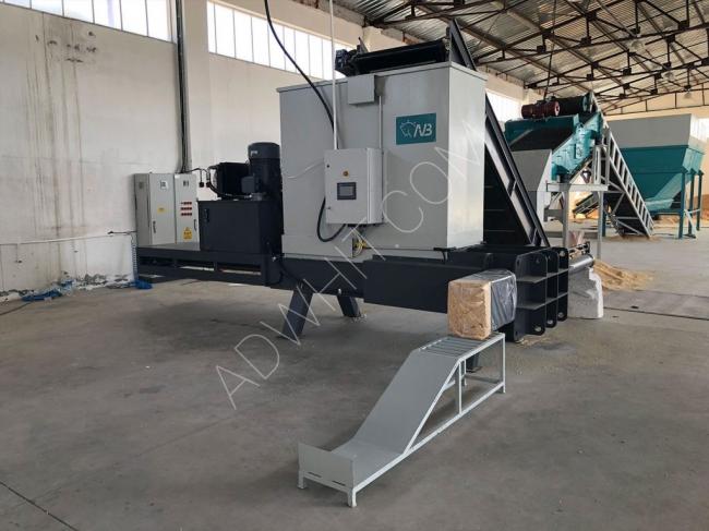 A fully automatic machine for filling and packaging