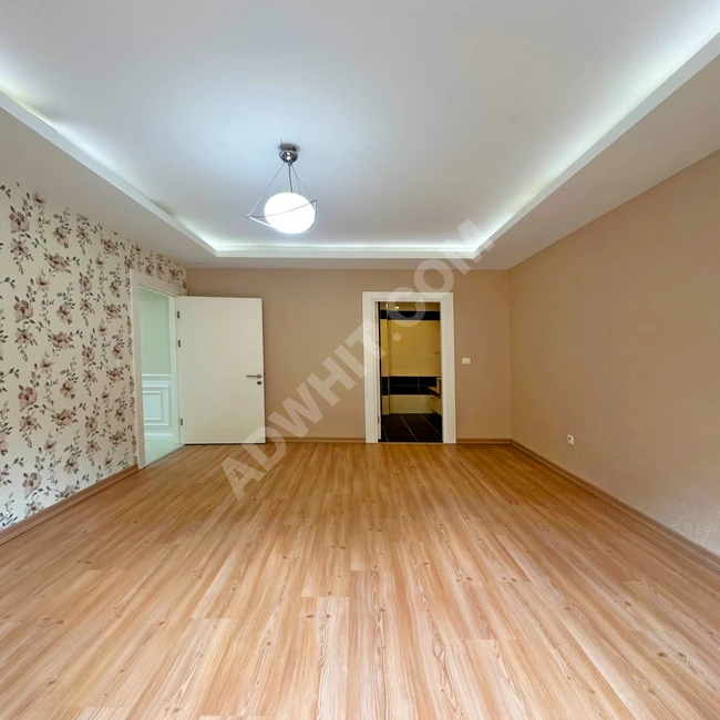 An empty apartment for annual rent/suitable for individuals and stays