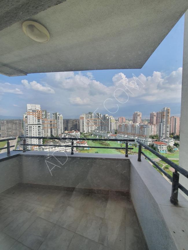 A furnished apartment in the best complex in Bursa with a view of the lake and the city