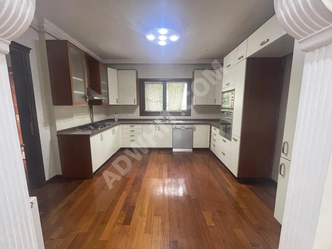 For rent: Villa in Istanbul, 5+2 rooms and 4 bathrooms, unfurnished