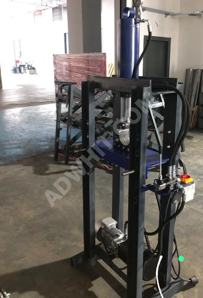 A hydraulic press machine for a private garage