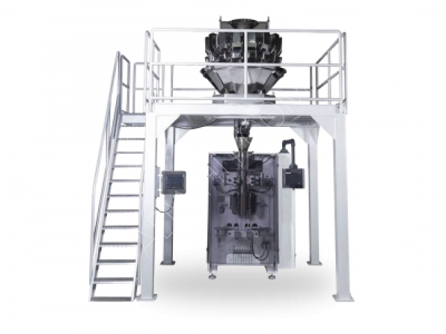 Vertical packaging and filling machine with a filling scale of 30-45 packs per minute