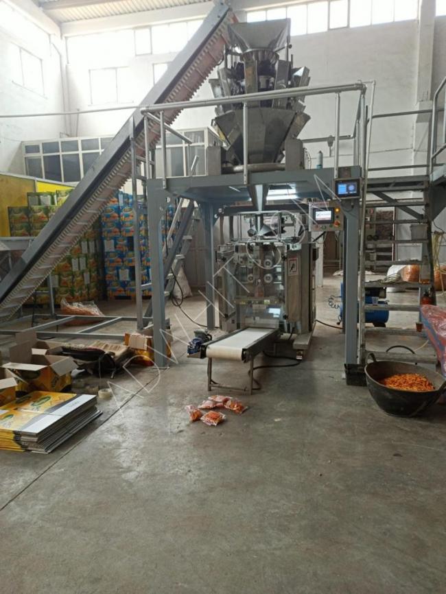 Vertical packing machine with 10 scales, from 10 grams to 1 kilogram