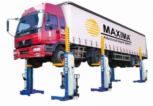 Mobile column lift for heavy vehicles with a capacity of 6 × 7.5 tons with cables