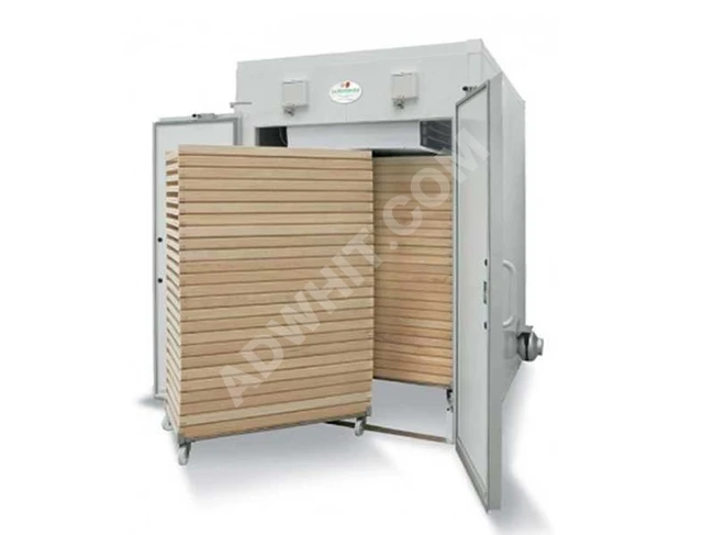 A machine for drying pasta, fruits, and vegetables with a capacity of 100 kg