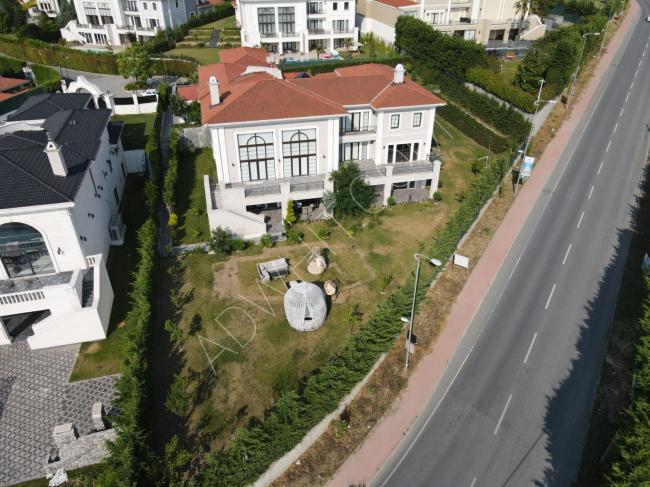 Luxurious villa for sale in the Buyukcekmece area, Kent 2000 neighborhood