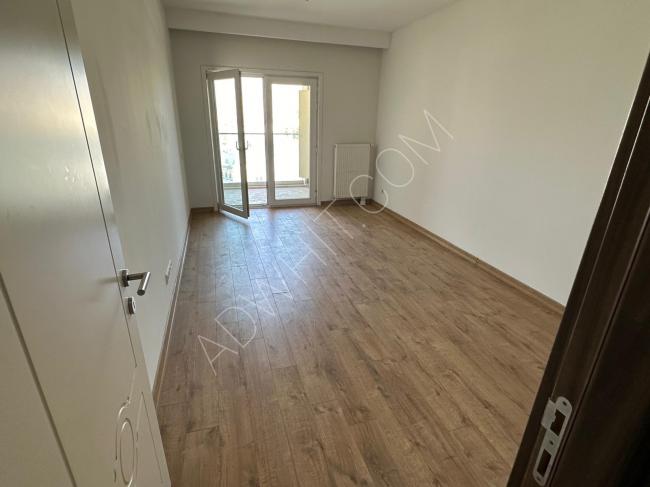 An empty 4+1 apartment for annual rent in Park Mavera 1, Başakşehir