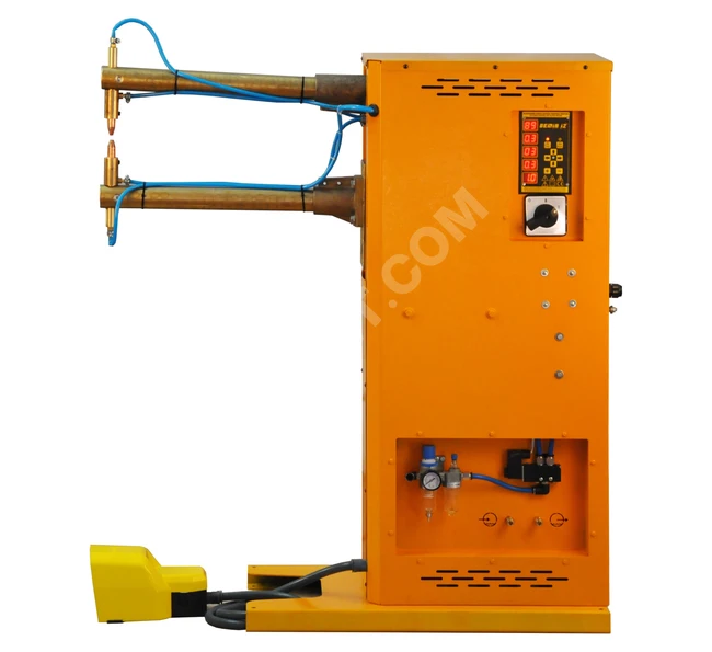 An electronic spot welding machine powered by compressed air with a capacity of 30 kilovolt-amperes