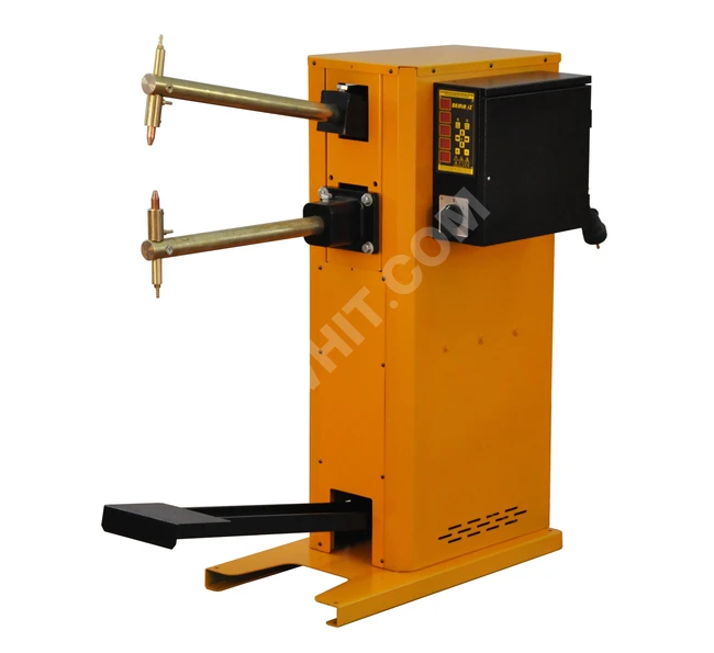 A spot welding machine with a capacity of 30 kVA and an electronic pedal