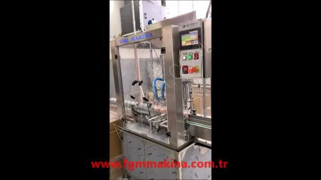 Automatic machine for filling gel and cream