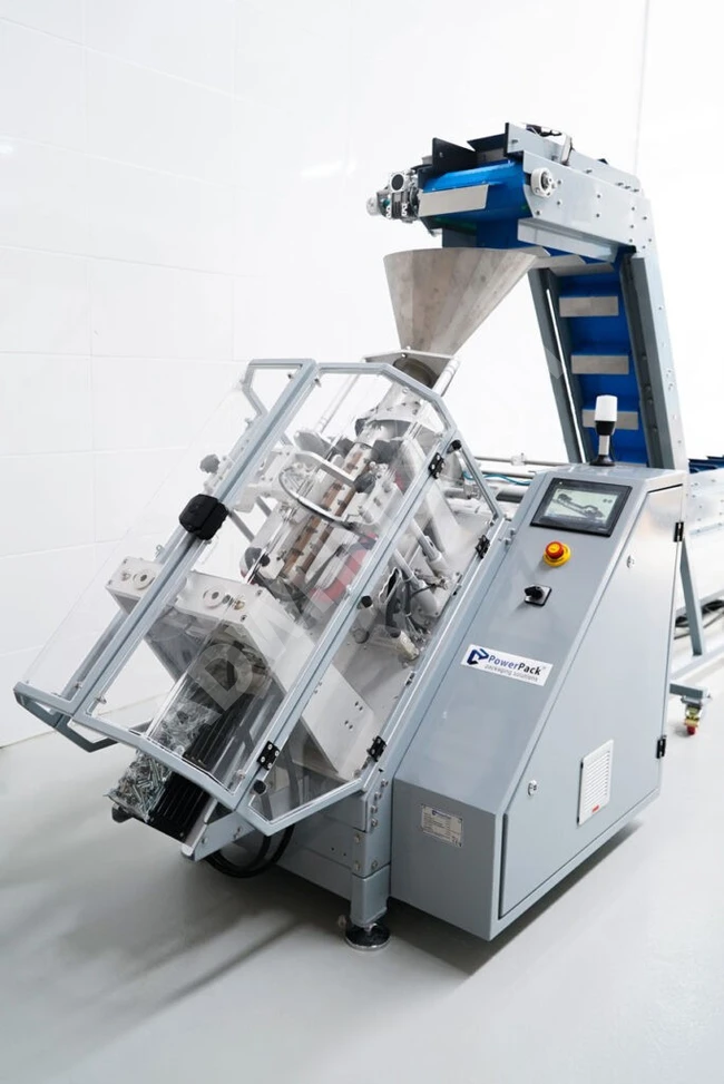 Horizontal packing machine with a weight of 45-50 kg